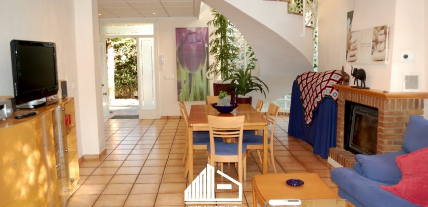 WONDERFUL BRIGHT HOUSE