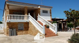 SPACIOUS HOUSE WITH FANTASTIC POOL