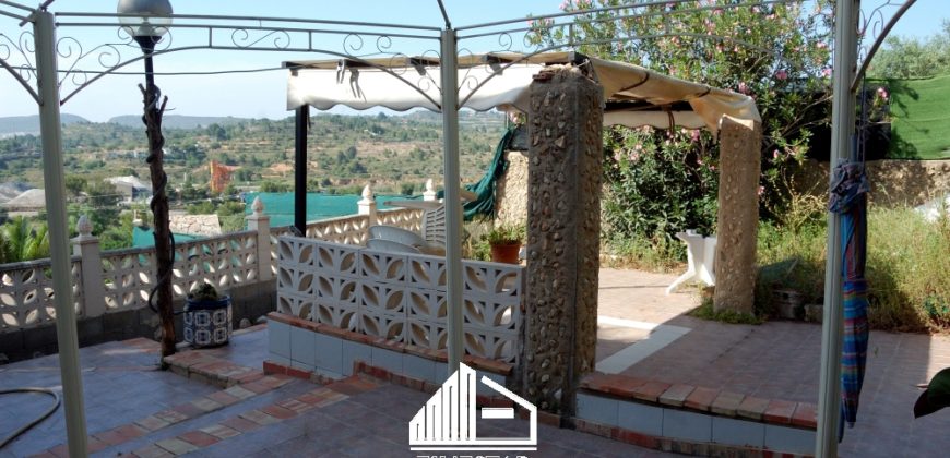 HOUSE IN THE SERRETA