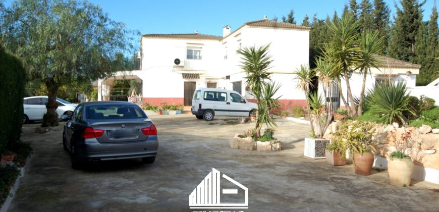 VILLA MARTINEZ