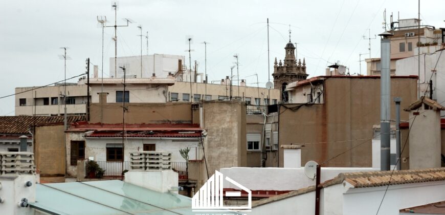 APARTMENT NEXT TO THE CENTRAL MARKET