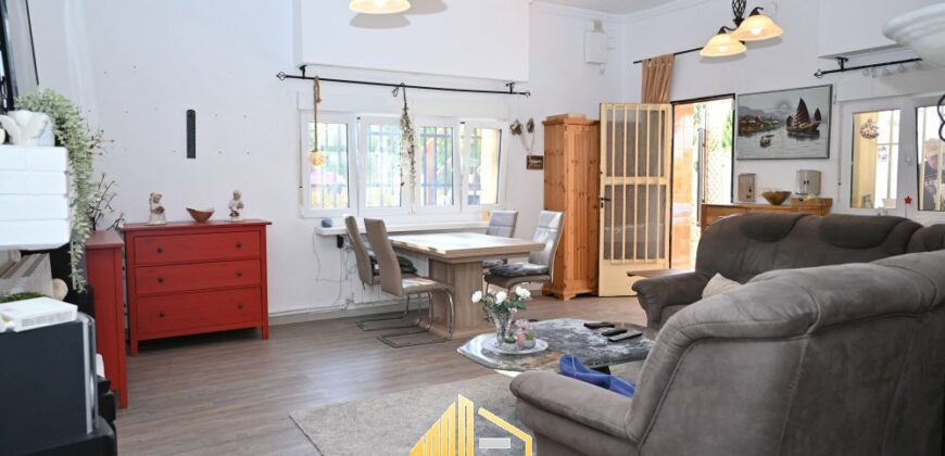 MELANIE´S HOUSE
