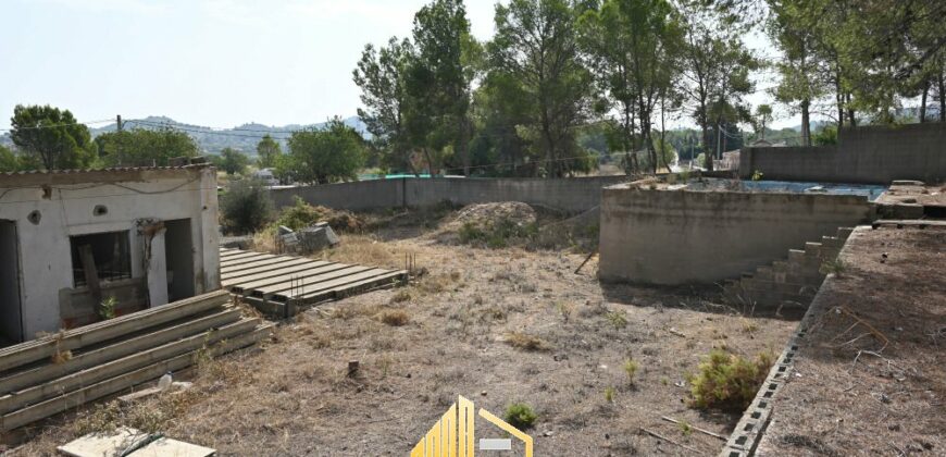 PARCELA CON CONSTRUCCION EN LLIRIA