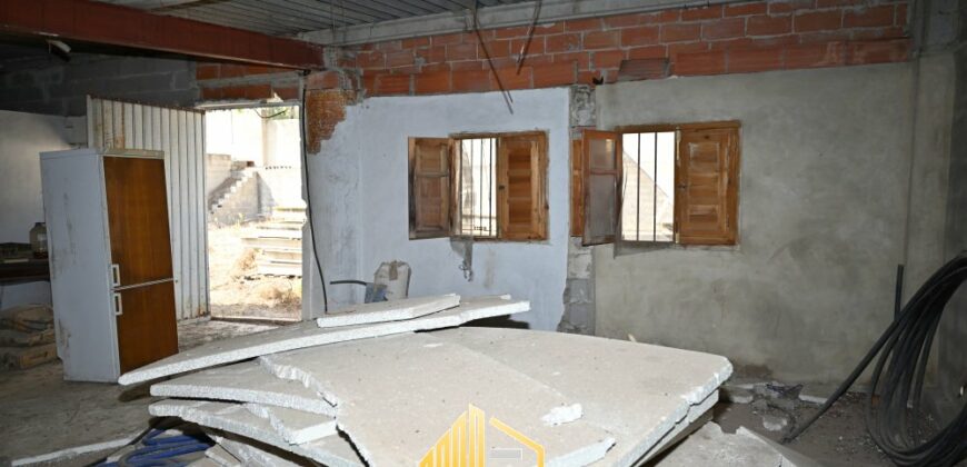 PARCELA CON CONSTRUCCION EN LLIRIA