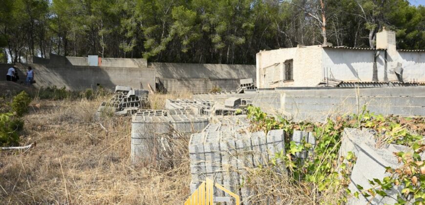 PARCELA CON CONSTRUCCION EN LLIRIA