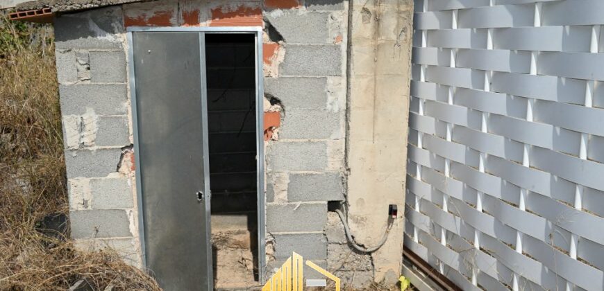 PARCELA CON CONSTRUCCION EN LLIRIA