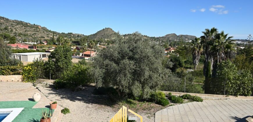 SPECTACULAR WOODEN HOUSE