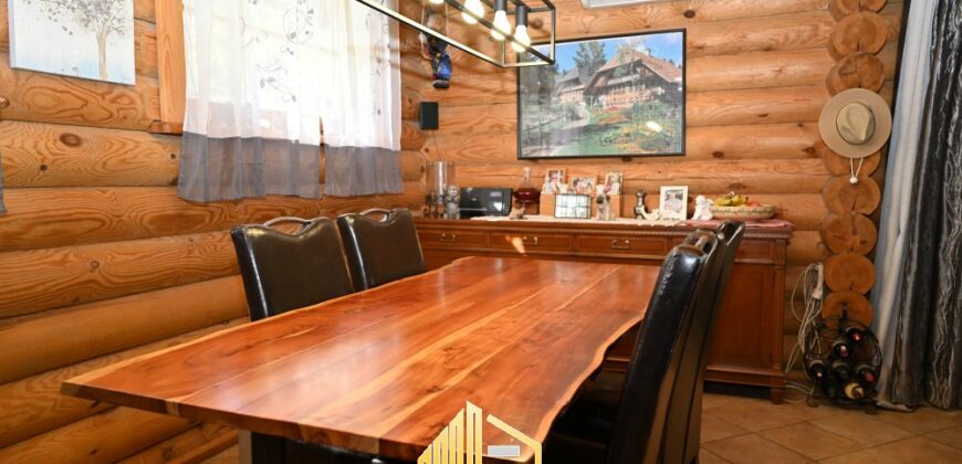 SPECTACULAR WOODEN HOUSE