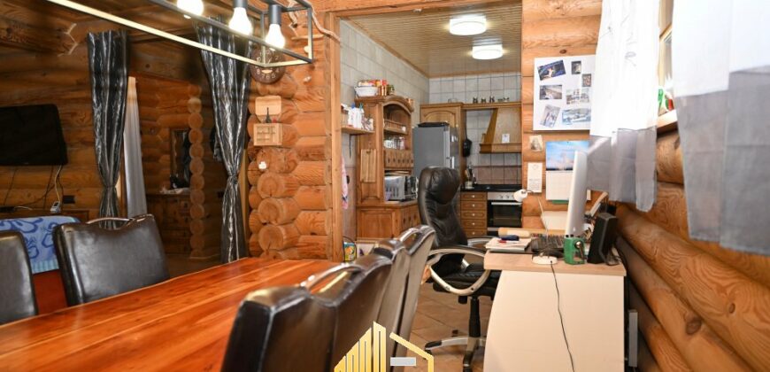 SPECTACULAR WOODEN HOUSE