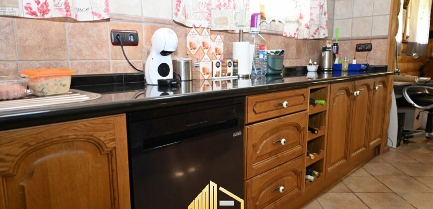 SPECTACULAR WOODEN HOUSE