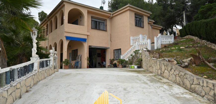 VILLA EN MONTECABRERA