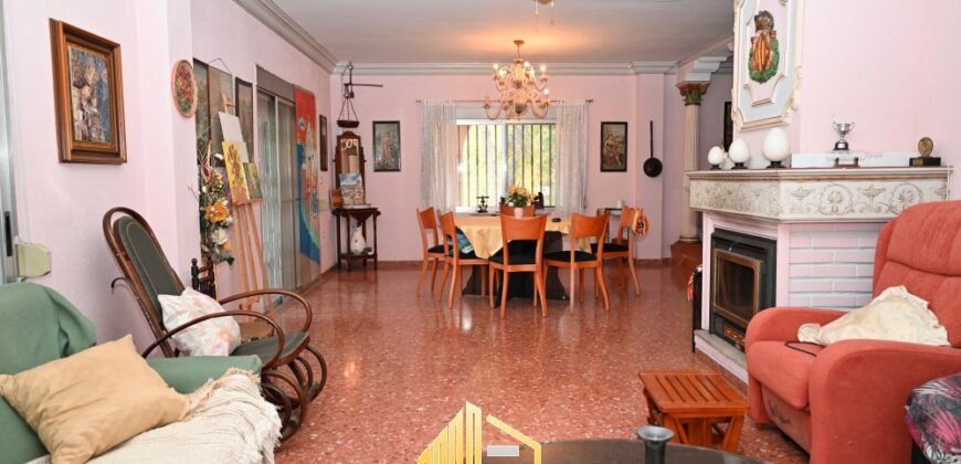 VILLA EN MONTECABRERA