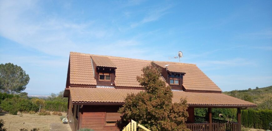 MARTINA’S WOODEN HOUSE