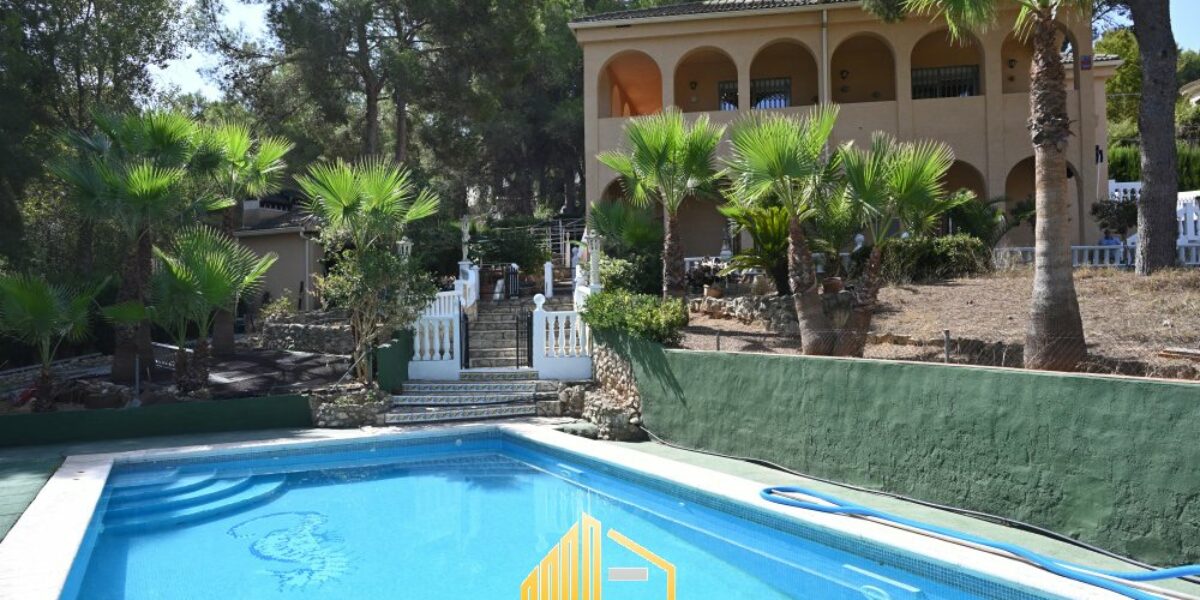 VILLA EN MONTECABRERA